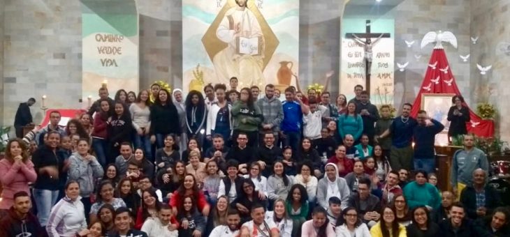 Santuário Santa Edwiges Celebra a Vigília de Pentecostes