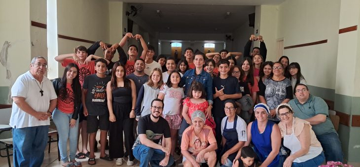 SANTUÁRIO NOSSA SENHORA DE GUADALUPE, OURINHOS-SP, EXECUTA RETIRO DOS COROINHAS E ACÓLITOS